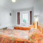 Modern Apartment In Tenby With Swimming Pool