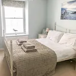 1 Quay Hill