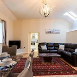 Seagulls Nest - 2 Bedroom Apartment - Tenby