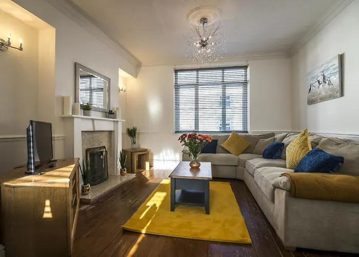Ivydene - 3 Bedroom Holiday Home - Tenby
