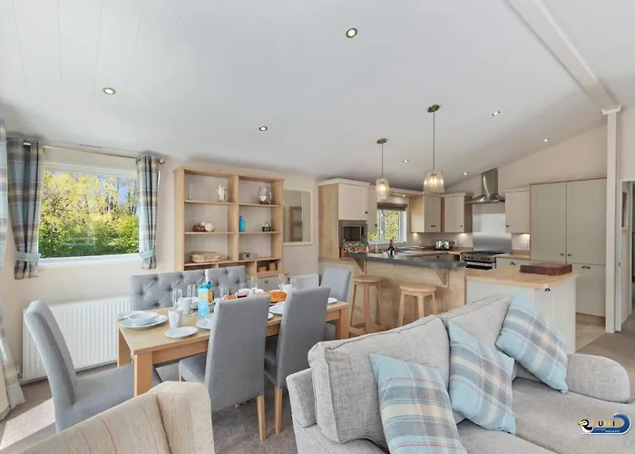 St Mary\'S View - Luxury Lodge, Short Walk To Beach, Parking