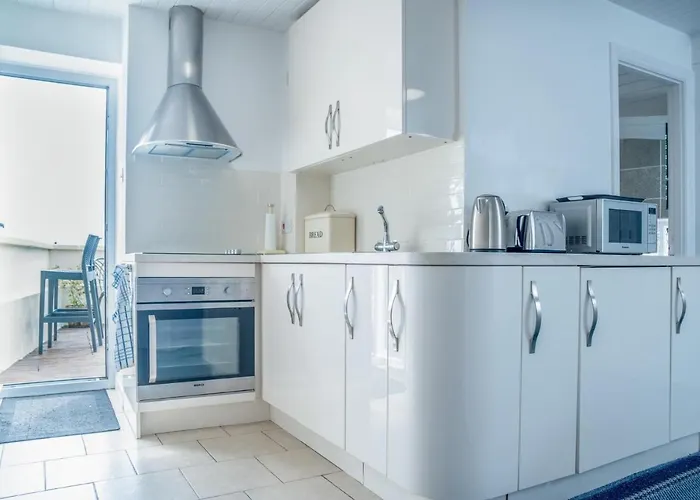 St Julians View - 1 Bedroom Apartment - Tenby