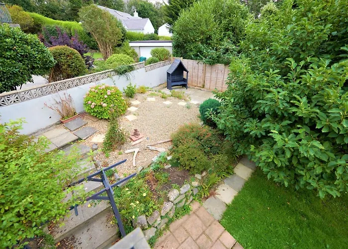 Sea Gem- Beautiful Family Home With Stunning Sea Views & Garden