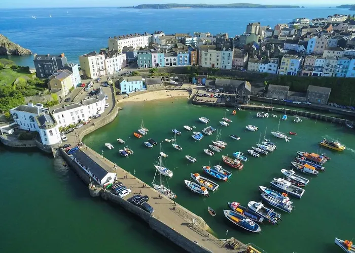 Four Seasons - 2 Bedroom Apartment - Tenby