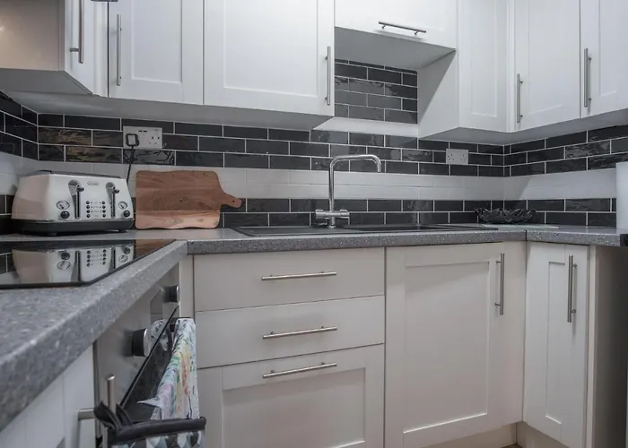 Castle Cove - 1 Bedroom Apartment - Tenby