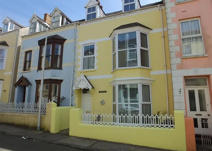 6 Bed In Tenby Fb220