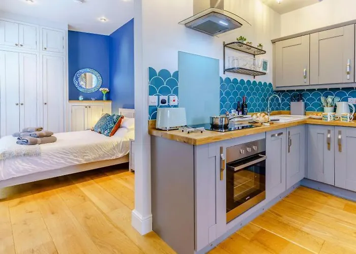 Luxury Studio Above The Stunning Tenby Harbour
