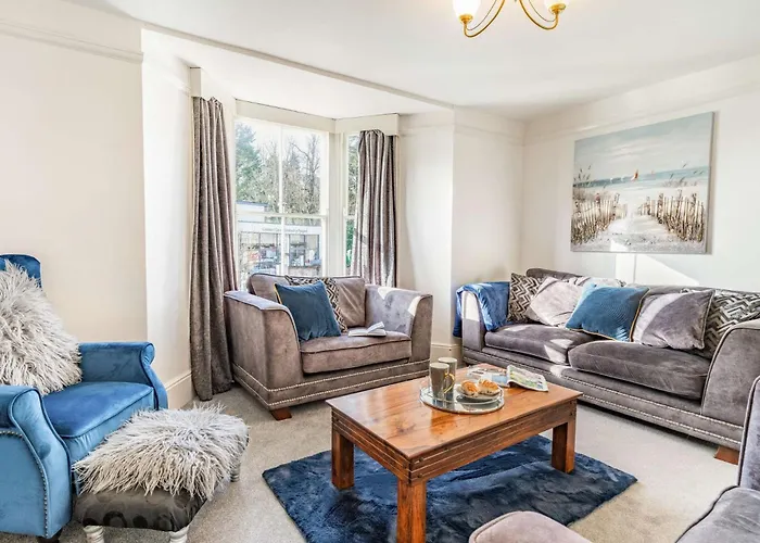 3 Bed In Tenby 86625