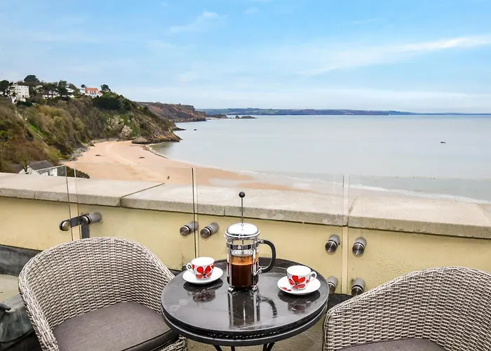 3 Bed In Tenby Fb273