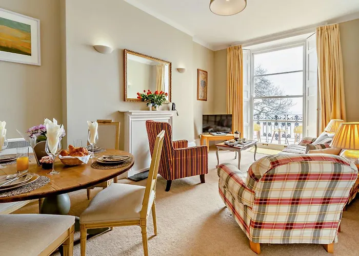 2 Bed In Tenby Fb163