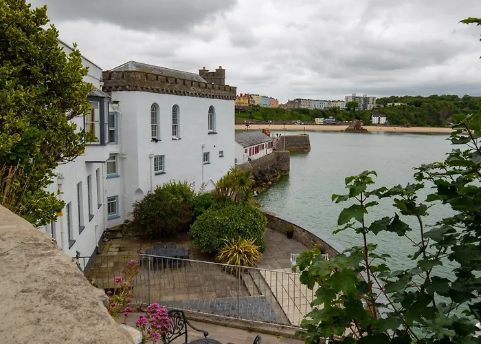 Laston Garden Apartment - Sea Views Large Terrace