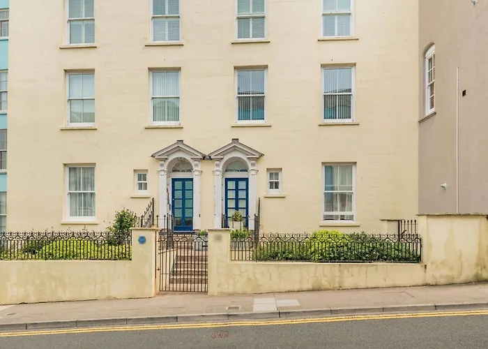 2 Bed In Tenby Fb110