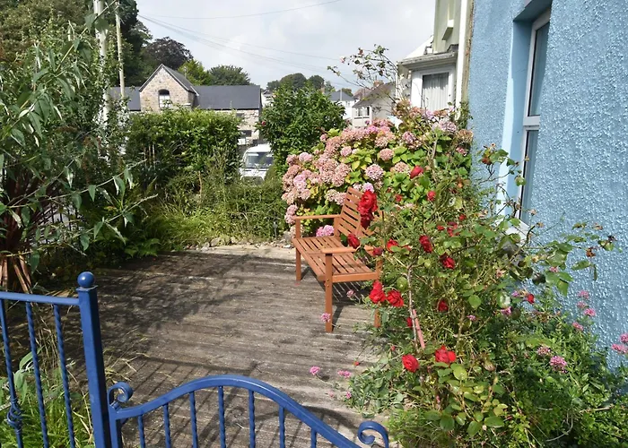 4 Bed In Tenby Fb003