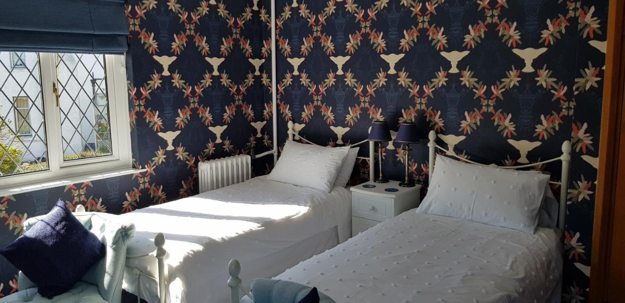 Bed & Breakfast Wychwood House Penally