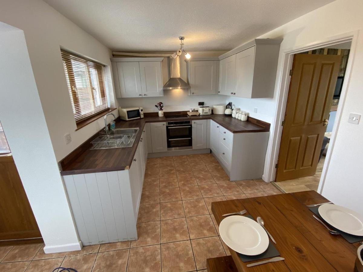 Field View - 3 Bedroom - Saint Florence Holiday home Tenby