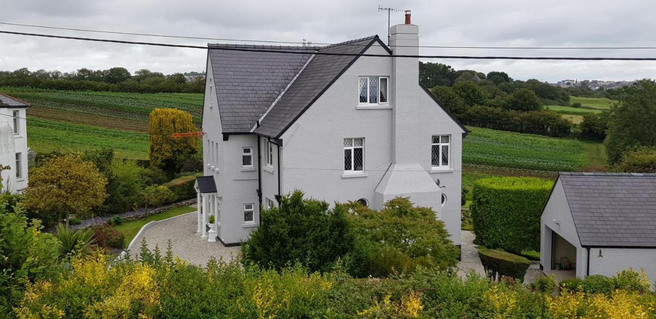Bed & Breakfast Wychwood House Penally