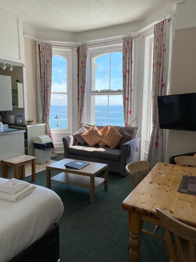 Carnock * Tenby