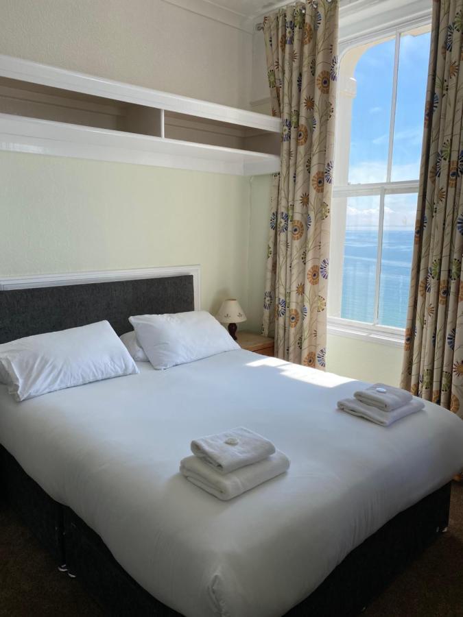 Carnock Apartment Tenby