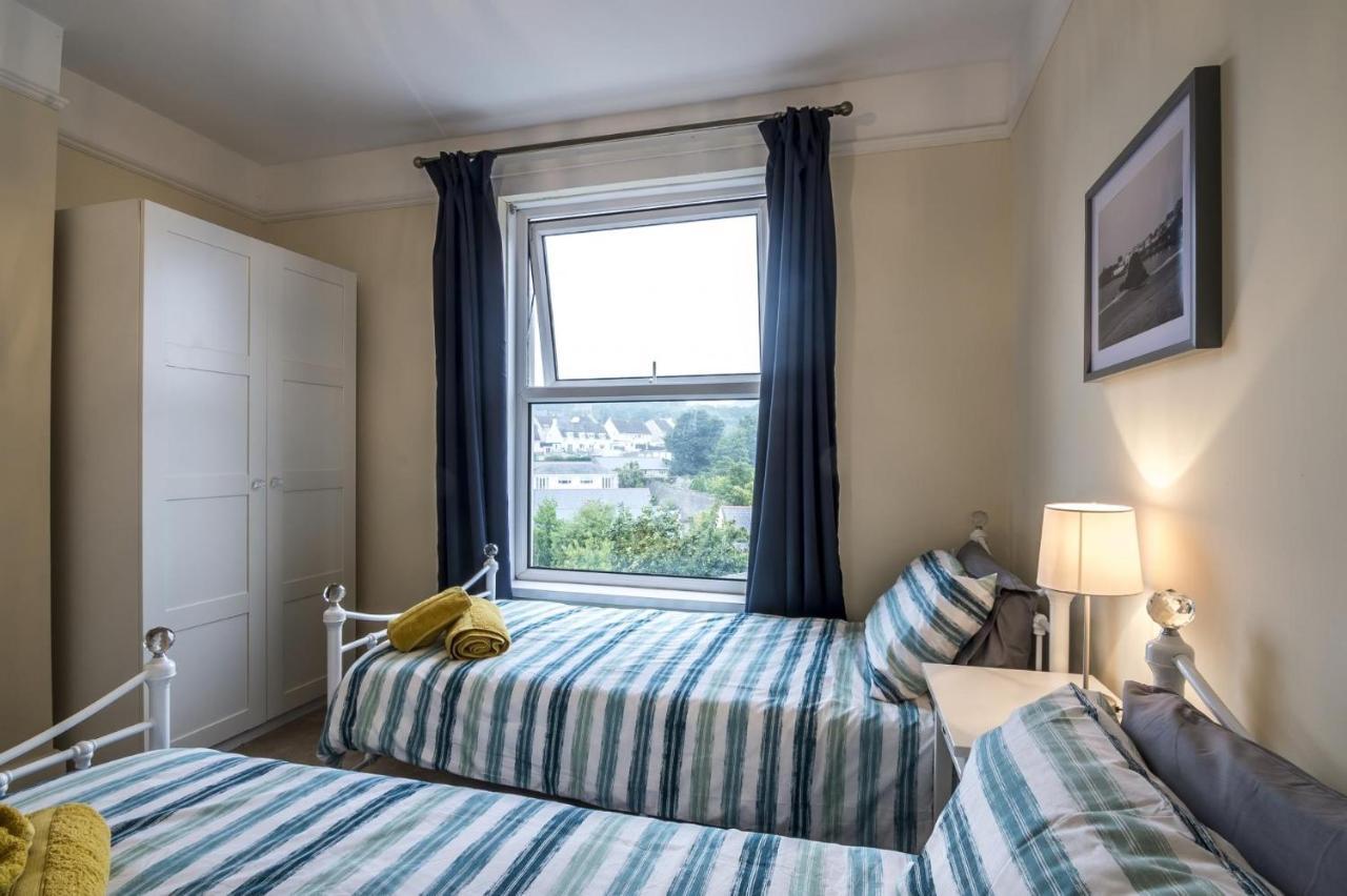 Braeside - 3 Bedroom Holiday - * Tenby