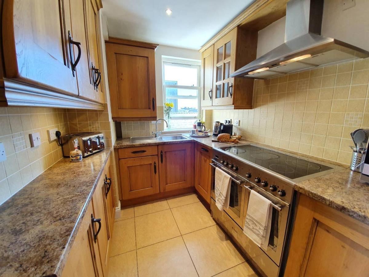 Apartment Stylish Flat In & Free Parking Tenby