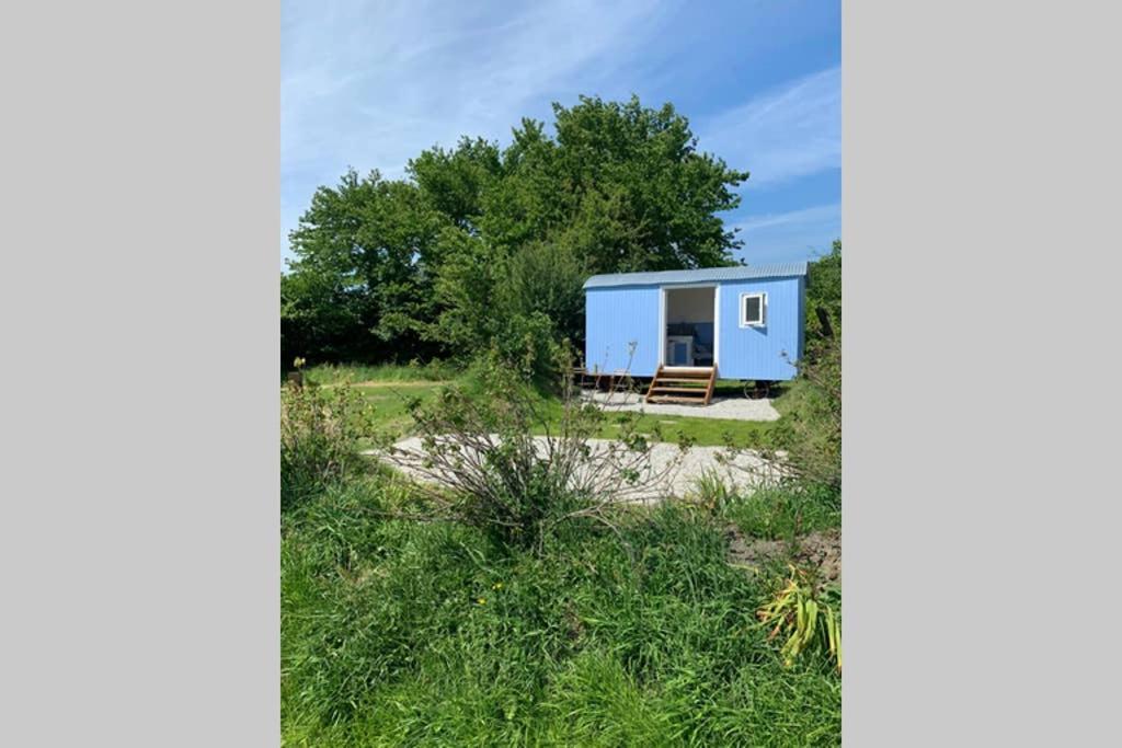 Apple Tree Hut Tenby