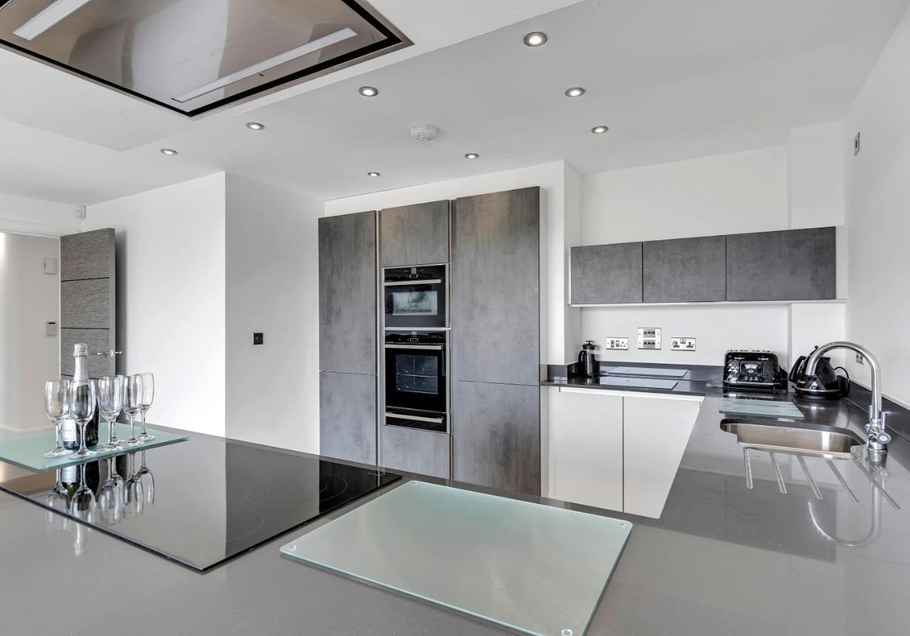 11 Waterstone House Apartment