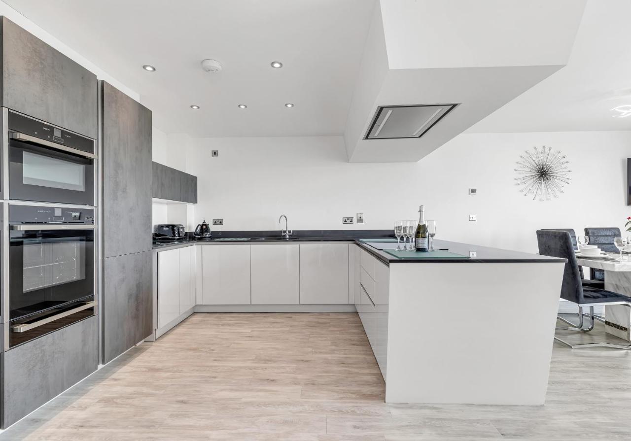 11 Waterstone House Apartment