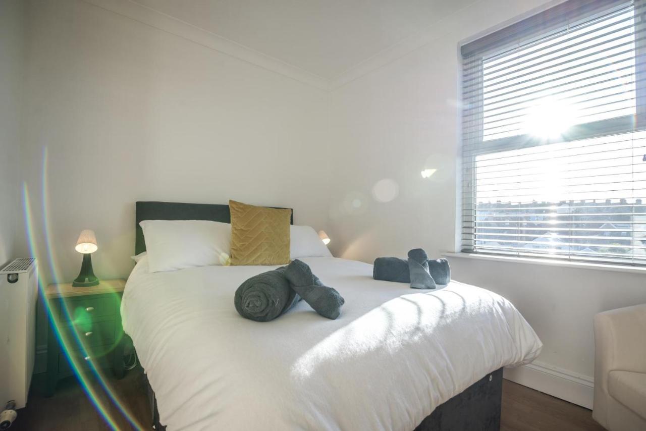 Ivydene - 3 Bedroom Holiday - *