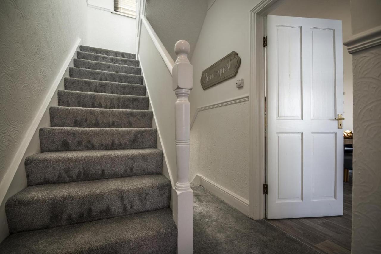 Ivydene - 3 Bedroom Holiday - * Tenby
