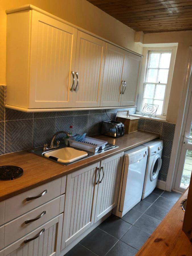 Sutherlands 3 Picton Road Holiday Tenby