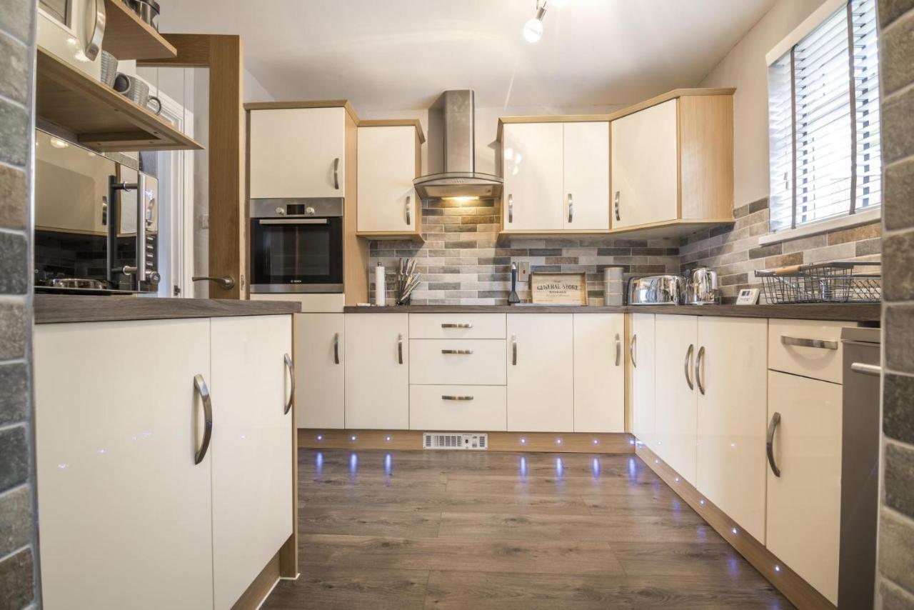 Mayfield House - 4 Bedroom House - * Tenby