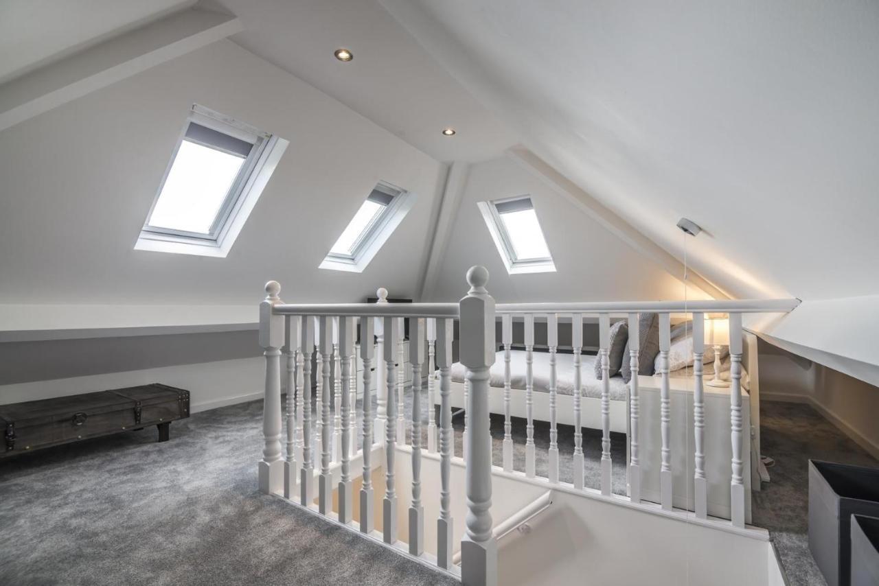 Mayfield House - 4 Bedroom House -