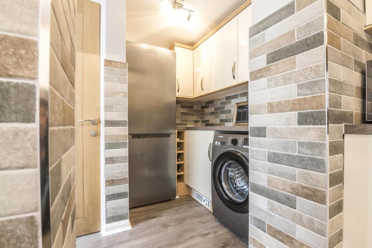 Mayfield House - 4 Bedroom House - Holiday home Tenby