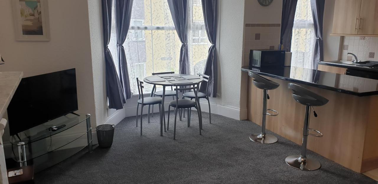 Glentworth Apartment