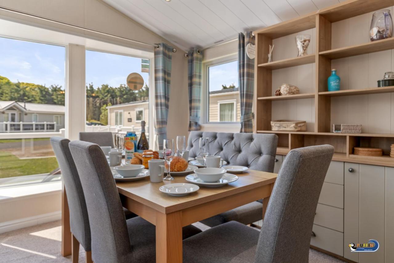 St Mary's View - Luxury Lodge, Short Walk To Beach, Parking Holiday home