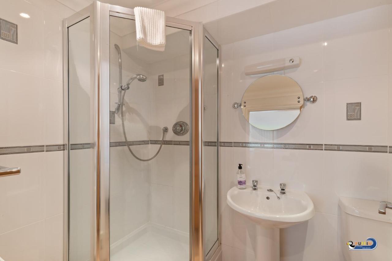 2 South Beach Court - Beach Front * Tenby