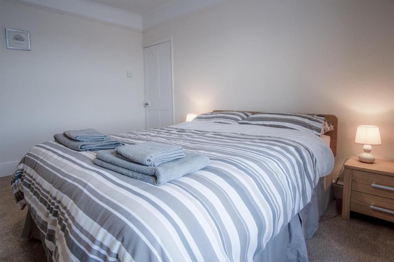 Dragons Den - 2 Bedroom - Apartment Tenby