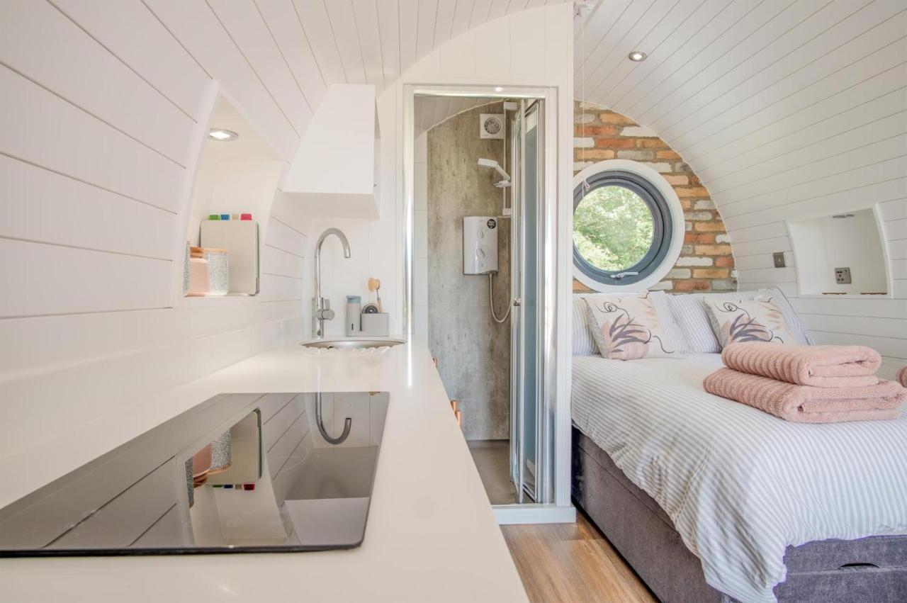 Hideaway - 1 Bedroom Pod - St Florence Tenby