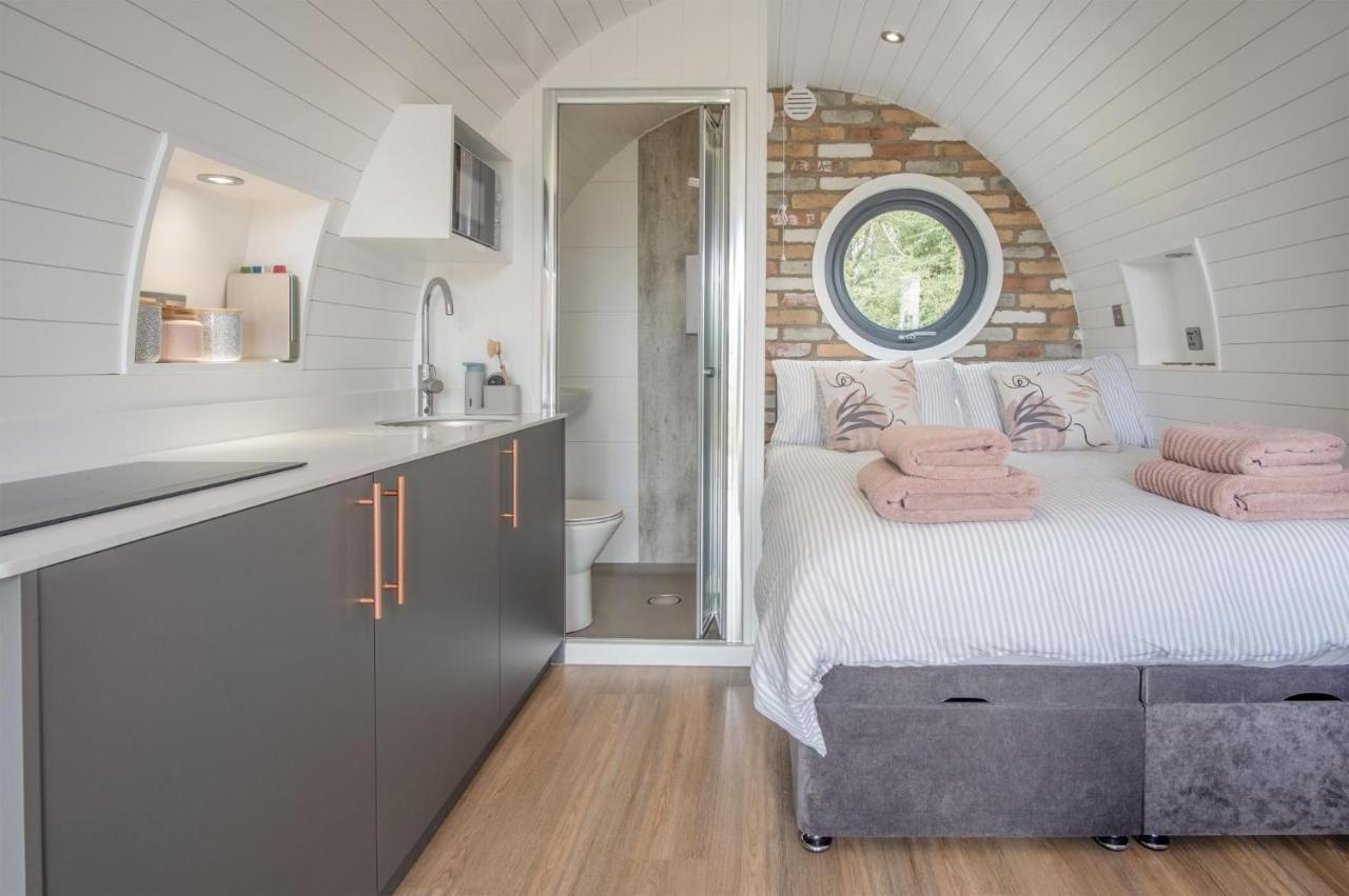 Hideaway - 1 Bedroom Pod - St Florence Apartment Tenby