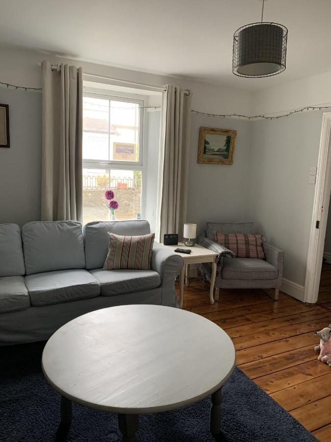 Wonderful And Parking, Pets Allowed Holiday home Tenby