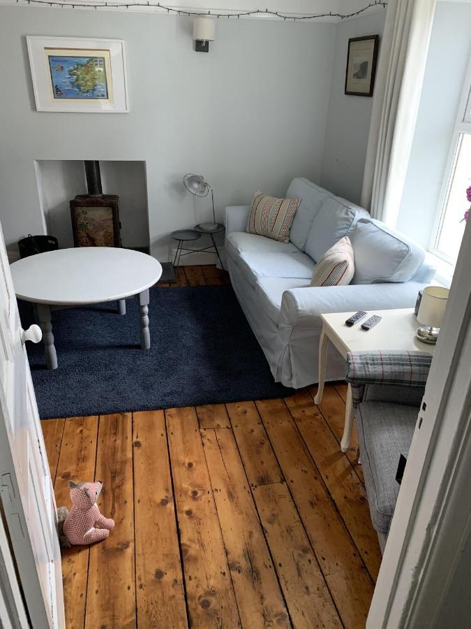Wonderful And Parking, Pets Allowed Tenby