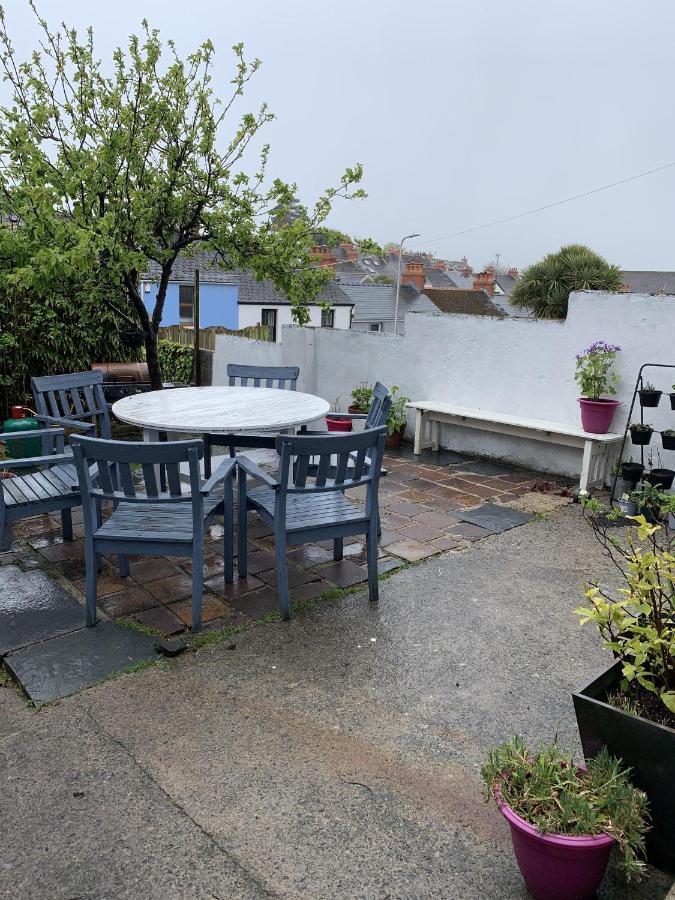 Wonderful And Parking, Pets Allowed Tenby