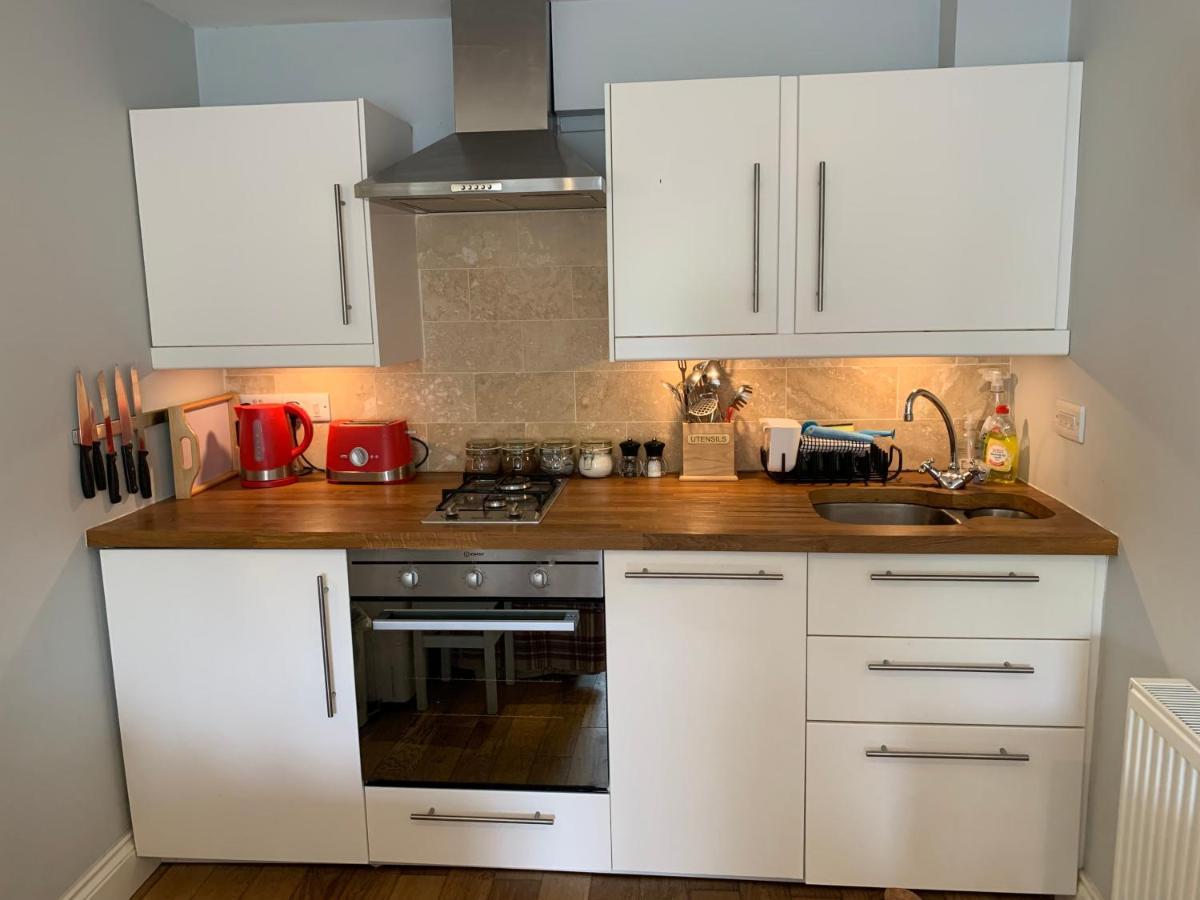 Cosy Flat, Pets Allowed Apartment Tenby