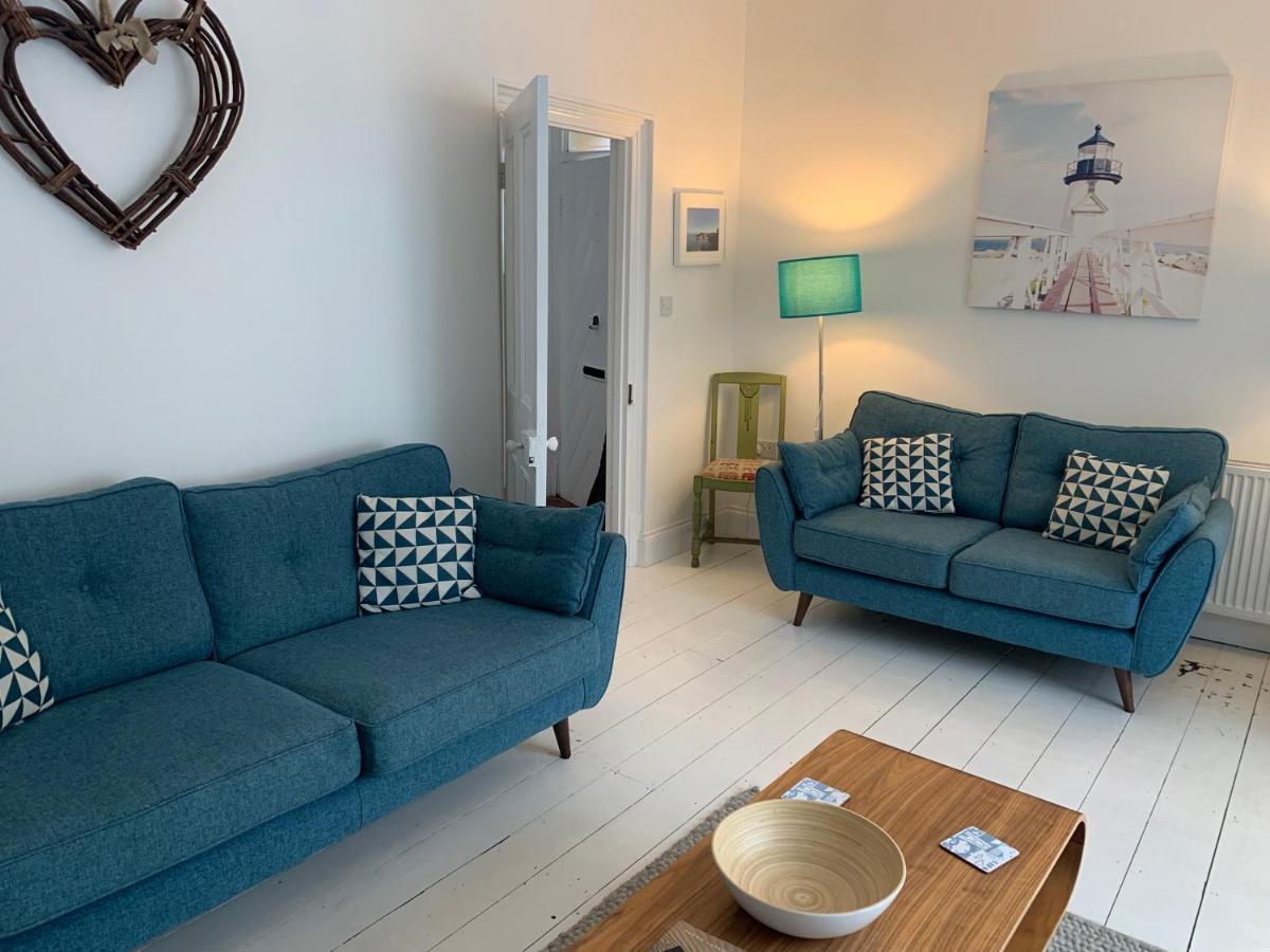 Hobbes Cottage, Pets Allowed Tenby