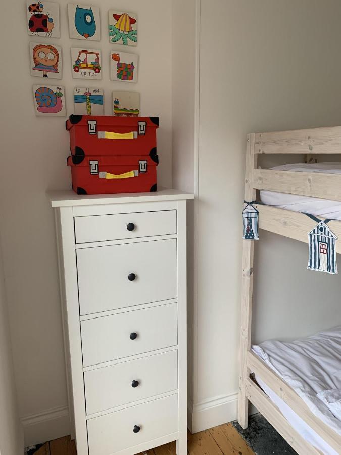 Holiday home Hobbes Cottage, Pets Allowed Tenby