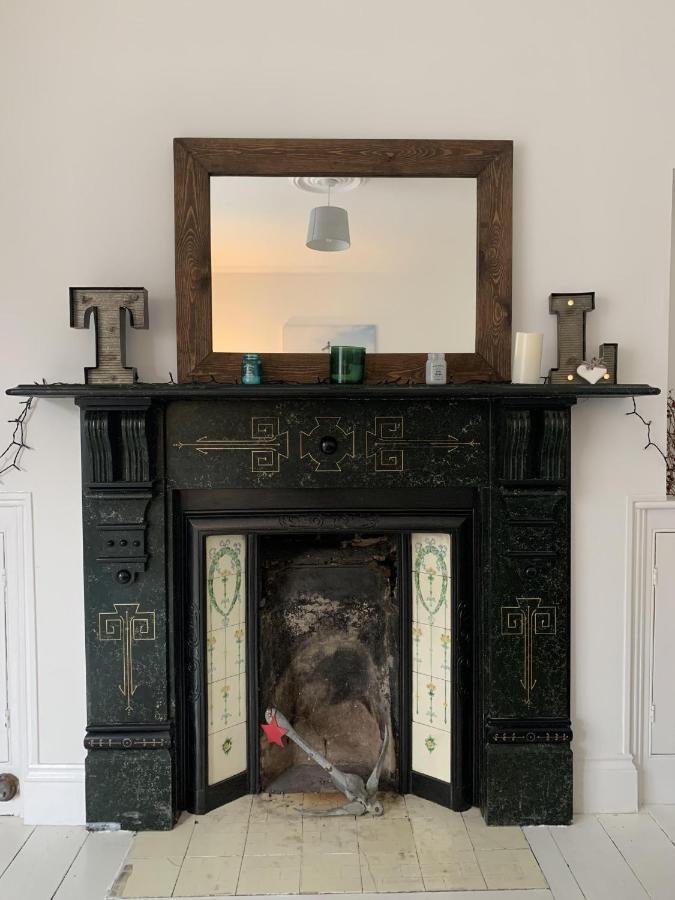 Holiday home Hobbes Cottage, Pets Allowed Tenby