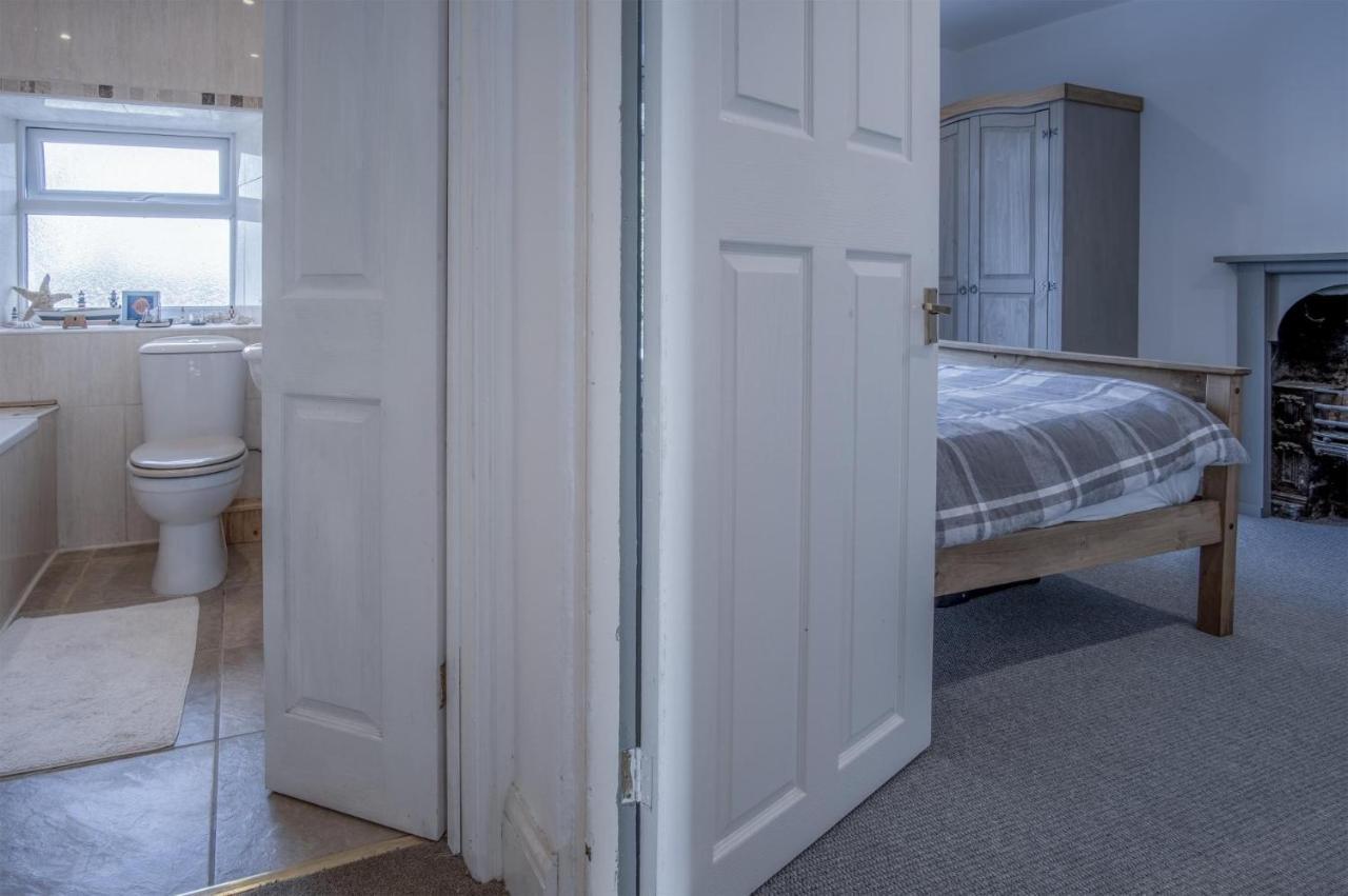 Cambrian - 3 Bedroom - * Tenby