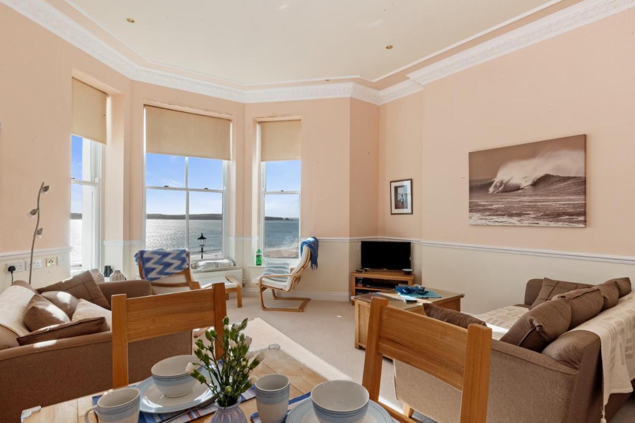 7 South Court - Sea Front With Spectacular Sea Views Apartment Tenby
