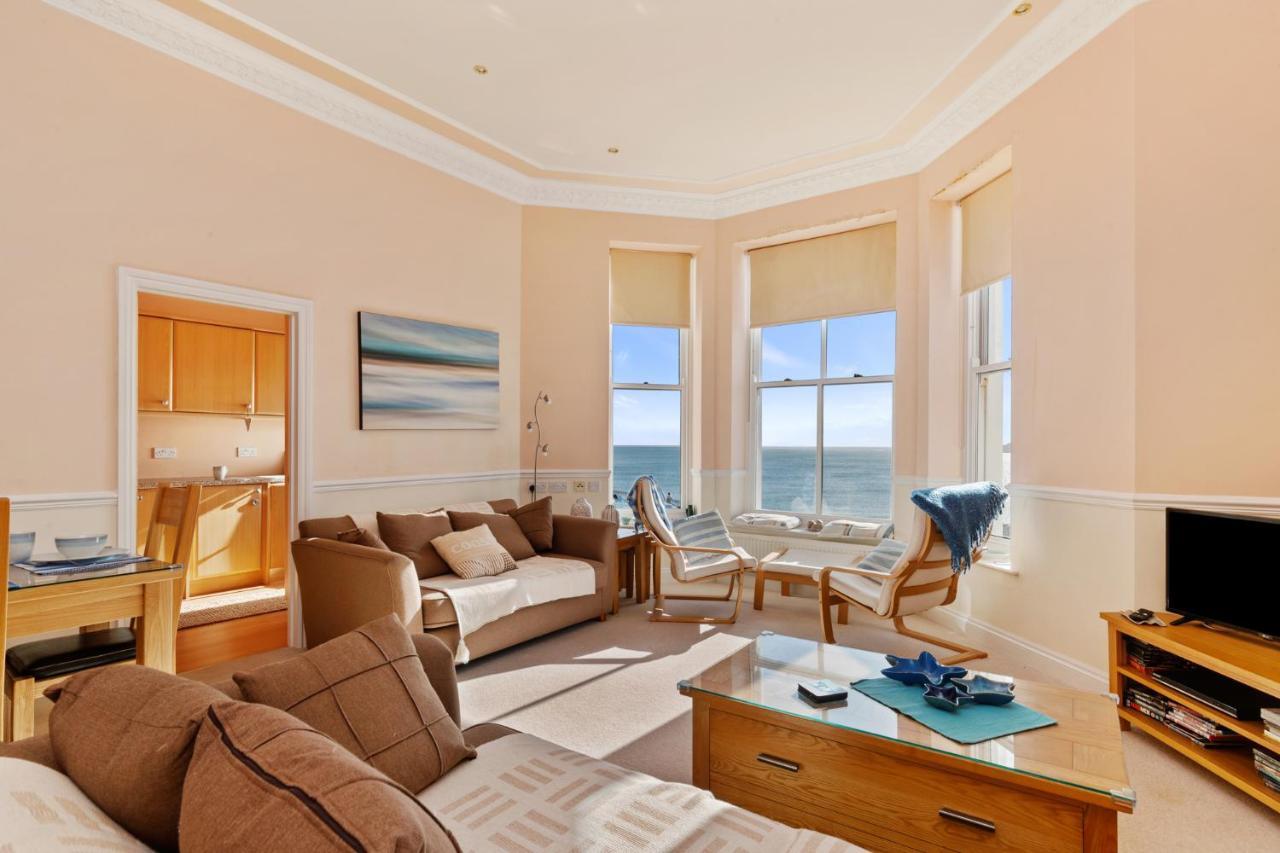 7 South Court - Sea Front With Spectacular Sea Views Apartment Tenby