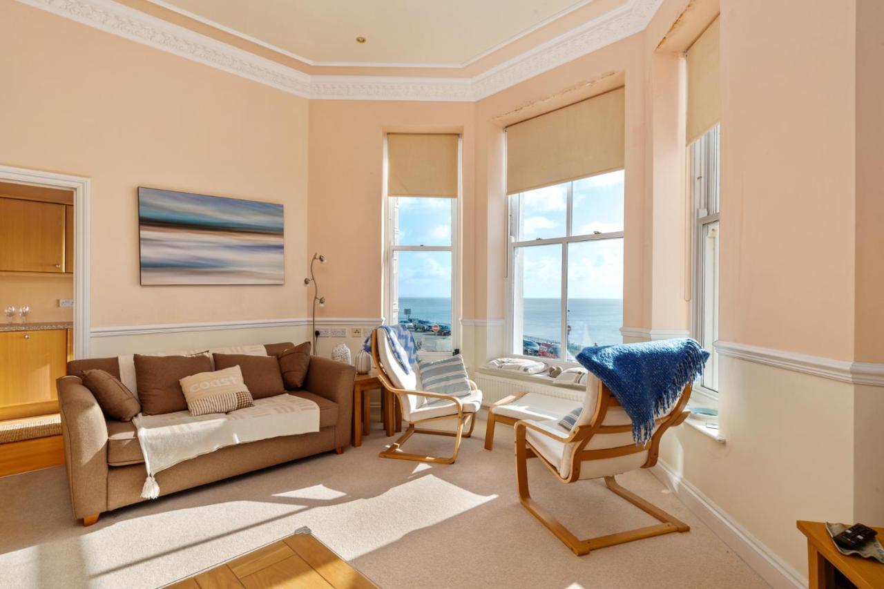 7 South Court - Sea Front With Spectacular Sea Views Apartment Tenby